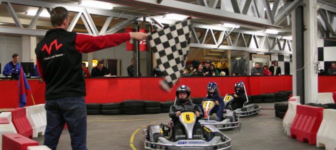 Spelis åker Go-Kart Spelis åker Go-Kart